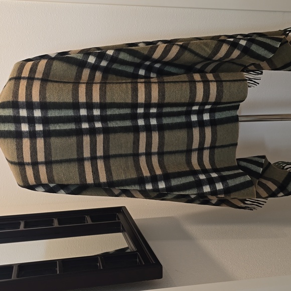 Edinburgh Plaid Wool Scarf Wrap Oversize - Picture 6 of 8